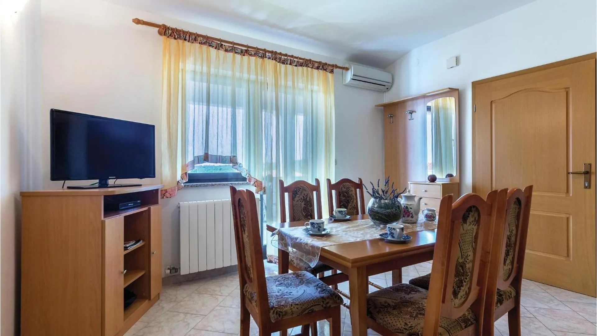 Beautiful Apartment In Peruski With Kitchen 0*,  크로아티아