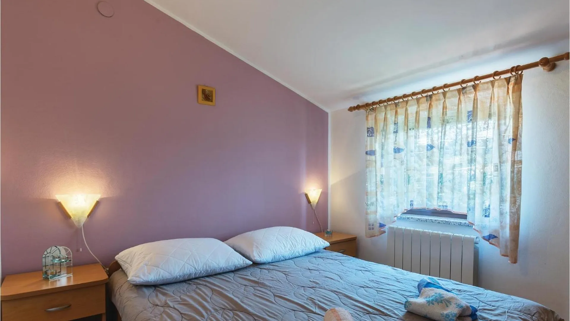 Beautiful Apartment In Peruski With Kitchen